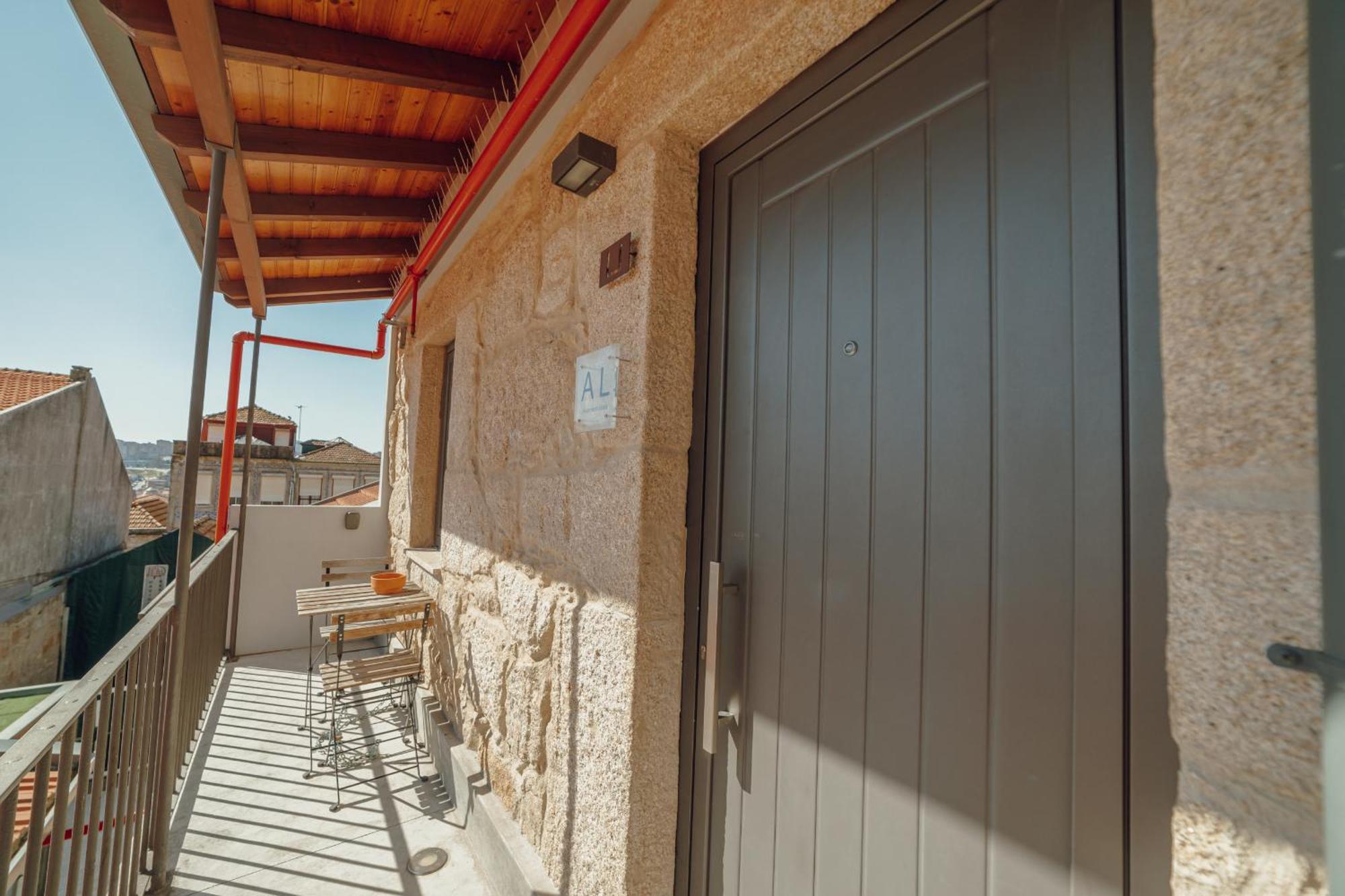 Mezzanine Stylish Apartments By Vacationy Porto Exterior foto